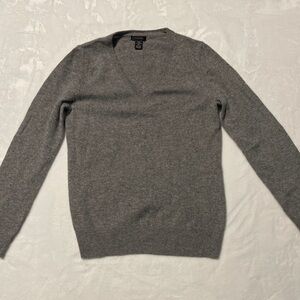 Only Mine Men's V-Neck Sweater in Heather Gray 100% cashmere